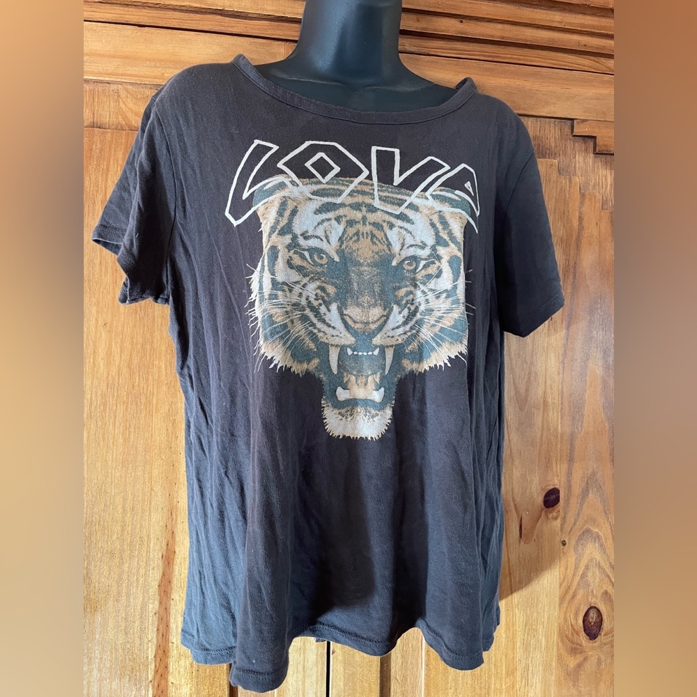 LOVE Tiger tee Med